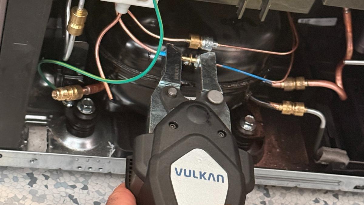 Čoraz viac inštalačných firiem začína lisovať namiesto zvárania, prečo ?