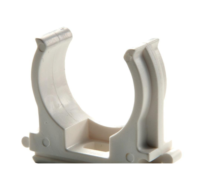 Príchytka PVC trubky 20 mm Artiplastic (100ks/bal)